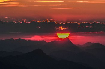 Sonnenuntergang hinter der Guffertspitze 