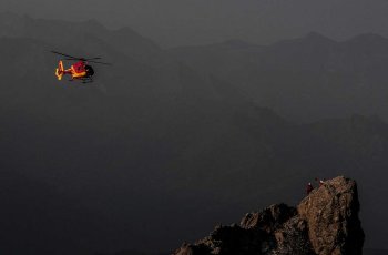 Hubschrauber Hilfe am Klettersteig 
