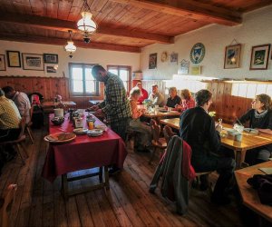 Frühstücksbufett in der Gaststube 